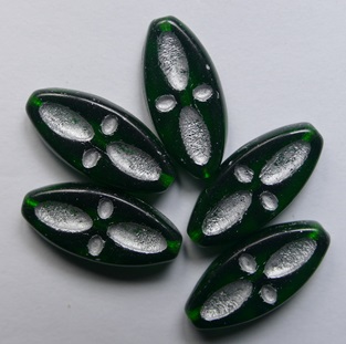 0100614 Eyed Ship Bead 20x9 mm Bottle Green Silver Inlay color 50150-54301