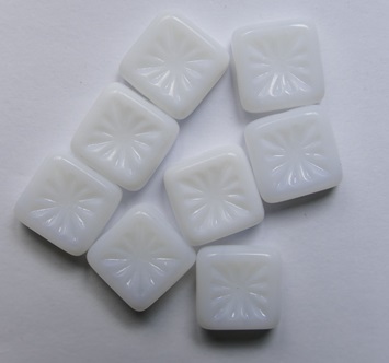 0140305 Squared Kiwi 10x10 mm White Alabaster color 02010
