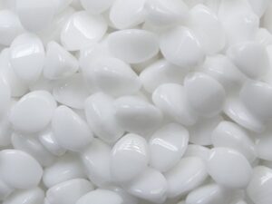 PI-03000 Chalk White Pinch beads. 10 gram - Afbeelding 1