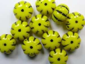 0130162 Opaque Yellow Black Striped Pumpkin Beads 8x11 mm 7 Pc. - Afbeelding 1