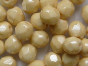 FP1-06-02010LC Opaque Champagne Luster Czech Glass Facet Firepolish 6 mm 25 stuks