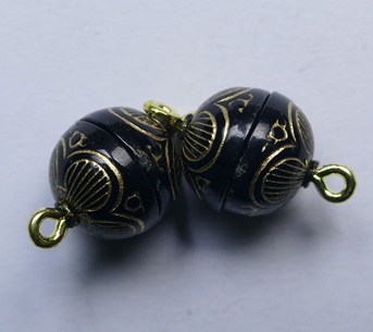 Acryl Magnetic Clasp gegraveerd Zwart-goud 10 mm