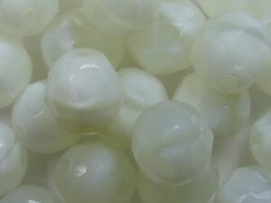 FP1-08-11110 Candle White Opal Czech Glass Facet Firepolish 8 mm 15 stuks