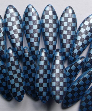 0090498 Jet Pastel Aqua Checkered Dagger Beads color 23980-25019