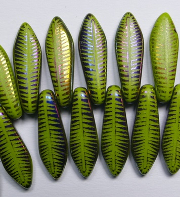 0100624 Opaque Olivine Full Sliperit Feather Dagger Beads color 53410-29503F
