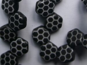 HON-02010-29572HC Black White Laser Core Honeycomb Beads, 30 stuks - Afbeelding 1
