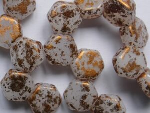 HON-03000-94412 Chalk White Copper Splash Honeycomb Beads, 30 stuks