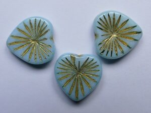 0090502 White Alabaster Aqua Blue Luster Gold Striped Kiwi Heart Beads 3 stuks