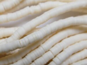 KTH4-03 Eggshell Katsuki Heishi Disc Beads 4 mm