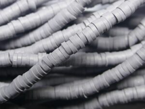 KTH4-40 Rookgrijs Katsuki Heishi Disc Beads 4 mm
