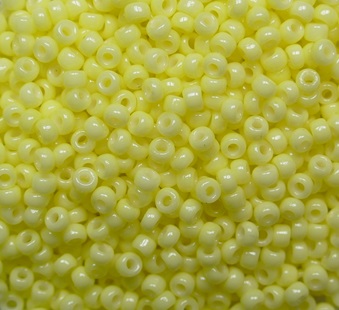 M-11-4451 Duracoat Opaque Light Lemon Ice Miyuki round rocailles 11-0 color 4451