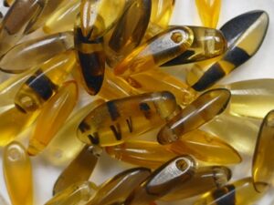 0030377 Honey Butter Small Dagger Beads 10x3 - 12x5 mm 7,5 gram - Afbeelding 1