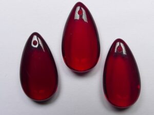 0050361 Light Garnet Czech Glass Flat Drop Beads 22x12x6 mm 3 stuks