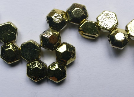 C-HON-00030-26443 Full Amber Chiseled Honeycomb Beads 6 mm color 00030-26443