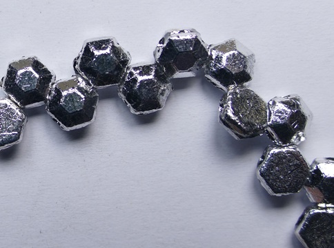 C-HON-00030-27000 Full Labrador Chiseled Honeycomb Beads 6 mm color 00030-27000