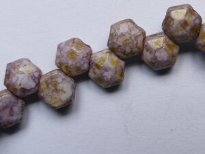 C-HON-02010-15695 White Alabaster Senegal Purple Chiseled Honeycomb Jewel Beads, 30 stuks