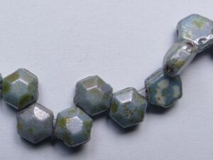 C-HON-02010-64531 White Alabaster Blue Green Lazura Luster Chiseled Honeycomb Jewel Beads, 30 stuks