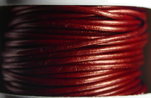 IL-2-MMR Metallic Moroccan Red Indiaas leer rond 2 mm