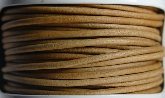 IL-2-N Natural Indiaas leer rond 2 mm