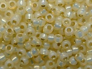 M-8-0577 Alabaster Silver Lined Dyed Buttercream 10 gram - Afbeelding 1