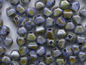 0090517 White Alabaster Sage Czech Glass Dubbele Piramide 4x4 mm 50 stuks - Afbeelding 1