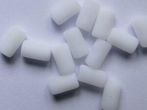 0140309 Matte Chalk White Rond Staafje 5x9 mm 25 Pc. - Afbeelding 1