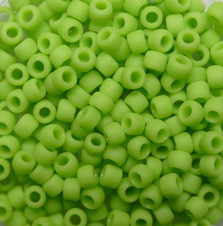 TR-08-0044F Opaque Frosted Sour Apple Toho rocailles 8-0 color 44f
