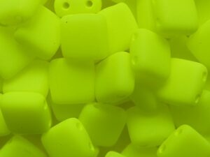 CMT-25121AL Neon Yellow Czech Mates 2 hole Tile 25 Pc. - Afbeelding 1