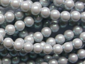 PrP-04-PGRY Pearlescent Grey Preciosa Parels 4 mm