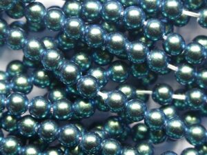 PrP-04-PPEG Pearlescent Peacock Green Preciosa Parels 4 mm