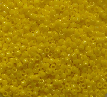 TR-15-0042B Opaque Sunshine Toho rocailles 15-0 color 42B