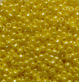 TR-11-0128B Opaque Sunshine Luster Toho rocailles 11-0 color 128B