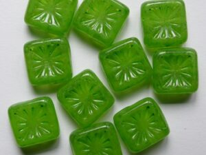 0100655 Olivine Green Washed Squared Kiwi Beads. 8 Pc.