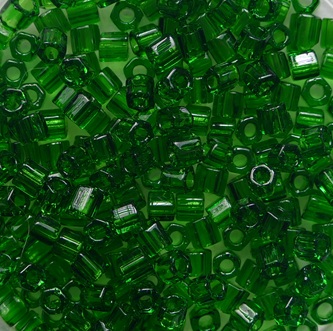 TH-08-0007B Transparent Grass Green Toho hexagon 8-0 color 7b