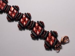 KIT Rhombus Bracelet: Black Tulip by Zsuzsanna Erdei KIT
