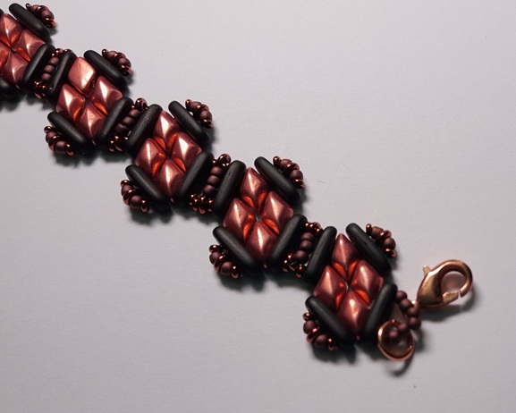 rhombus bracelet black tulip