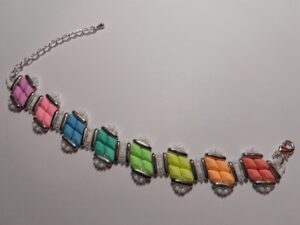 KIT Rhombus Bracelet: Rainbow by Zsuzsanna Erdei KIT