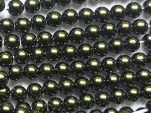 PrP-04-GREDK Dark Green Preciosa Parels 4 mm