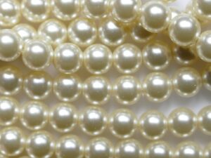 PrP-06-WHT White Preciosa Parels 6 mm