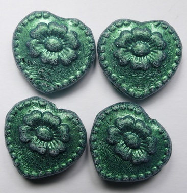 0100679 Jet Metallic Leafy Green Hearts with Flower 17 mm color 23980-79203 Jet Metallic Leafy Green Hearts with Flower