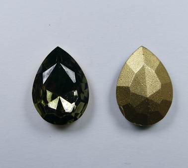 PE-18x13-40020 Black Diamond Gold Foiled Czech Glass Pear Doublette Cabochon PE-18x13-40020 Black Diamond Gold Foiled Czech Glass Pear Doublette Cabochon